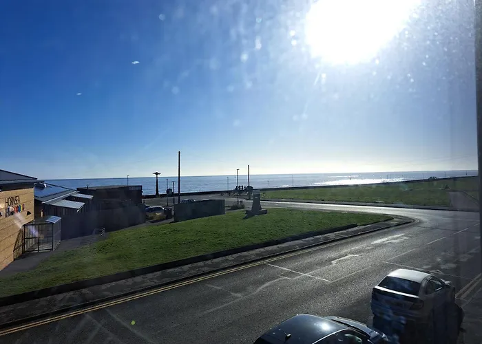Seashell - Hornsea Duplex Apartment With Sea Views And Balconies